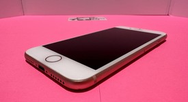 Good
													Apple iPhone 8 - Unlocked, Gold, 64 GB, A1863, photo 5 of 11
