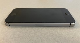Good
													Apple iPhone SE 1st Gen 2016 - Unlocked, Grey, 32 GB, A1662, photo 5 of 9