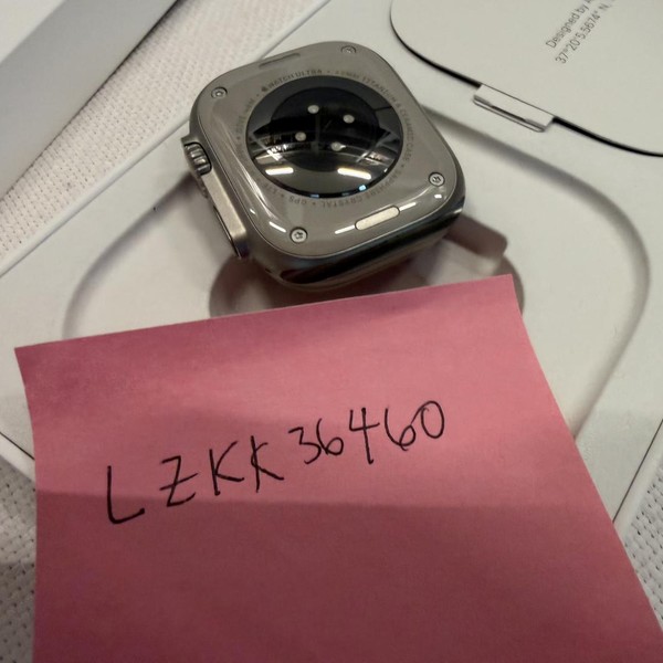 Apple Watch Ultra 49mm - Unlocked, Titanium, A2622