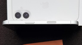 Mint
													Apple iPhone 16 - Unlocked, White, 256 GB, A3081, photo 4 of 9