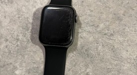 Fair
													Apple Watch Series 5 44mm - Unlocked, Gray, A2095 Cellular, Aluminum, photo 2 of 6