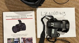 Mint
													Sony Cyber-shot RX10 IV, photo 2 of 13