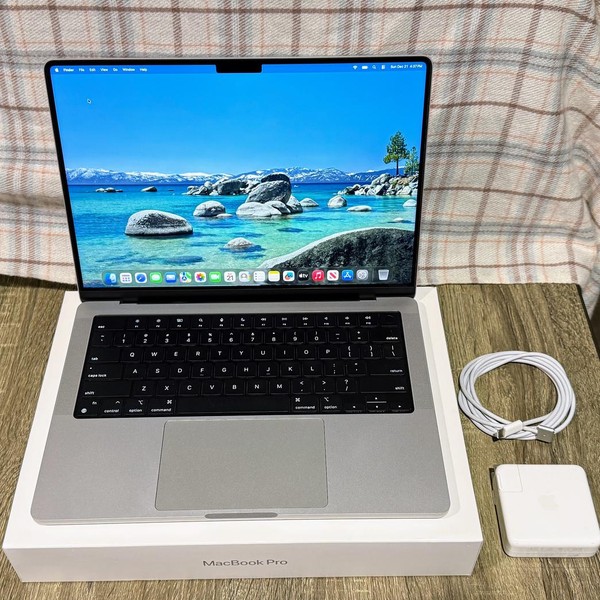 MacBook Pro 2021 - 14 inch - 512 GB, Silver, 16 GB, Apple M1 Pro 8-core