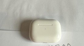 Used
													Apple AirPods Pro - Wireless Case, photo 3 of 3