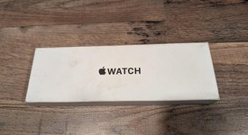 Mint
													Apple Watch SE 2nd Gen 40mm - Unlocked, Starlight, A2726 - Cellular, Aluminum, photo 3 of 19