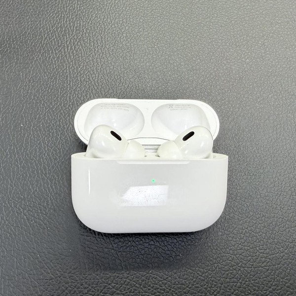 Apple AirPods Pro 2 - Lightning