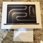 New MacBook Pro 2024 - 16 inch - 1 TB, Space Black, 36 GB, Apple M4 Max 14-core