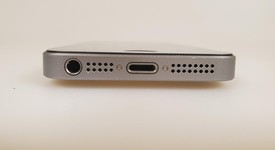 Fair
													Apple iPhone SE 1st Gen 2016 - Unlocked, Grey, 32 GB, A1723, photo 4 of 6