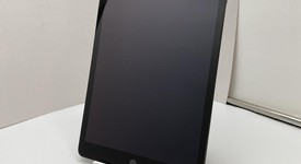 Fair
													Apple iPad 9th Gen - Unlocked, Gray, 64 GB, A2603, photo 2 of 9