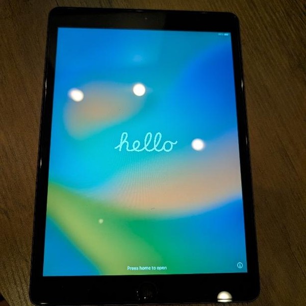 Apple iPad (7th Gen) - Wi-Fi, 32 GB, Gray, A2197