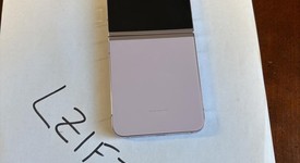 Good
													Samsung Galaxy Z Flip5 - Unlocked, Lavender, 256 GB, 8 GB, SM-F731U1, photo 4 of 5