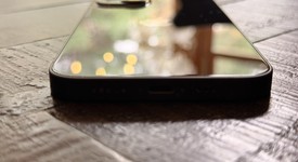 Mint
													Apple iPhone 13 - Unlocked, Midnight, 128 GB, A2482, photo 3 of 16