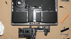 Good
													MacBook Pro 2017 (No Touch Bar) - 13" - I5, Gray, 256 GB, 16 GB, photo 4 of 23
