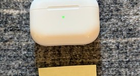 Used
													Apple AirPods Pro 2 - Lightning, photo 2 of 9