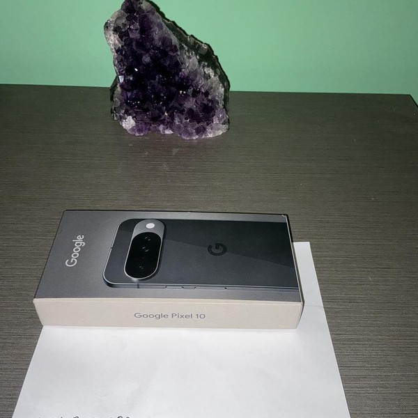 Google Pixel 10 - T-Mobile, 128 GB, Obsidian, GLBW0