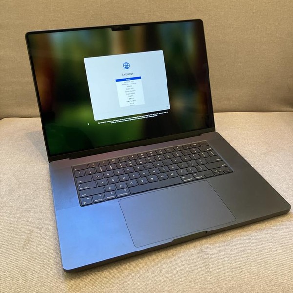 MacBook Pro Late 2023 (M3) - 16 inch - 1 TB, Black, 36 GB, Apple M3 Pro 12-core, 18-core GPU