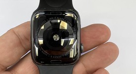 Fair
													Apple Watch Series 5 44mm - Unlocked, Silver, A2095 Cellular, Aluminum, photo 2 of 6
