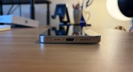 Good
													Apple iPhone 15 Pro - Unlocked, White, 256 GB, A2848, photo 5 of 8