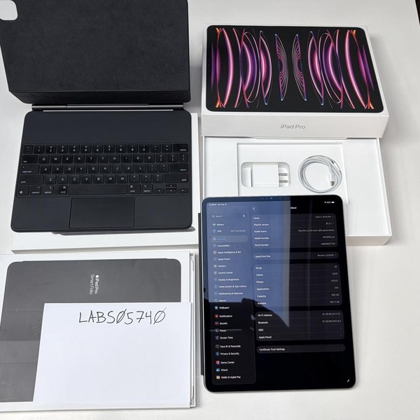 Apple iPad Pro 12.9 inch 6th Gen 2022 - Wi-Fi, 256 GB, Gray