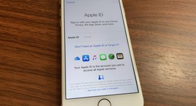 Mint
													Apple iPhone 8 - Xfinity, Gold, 64 GB, A1863, photo 3 of 5
