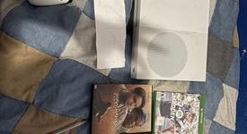 Fair
													Xbox One S (2016) - White, 500 GB, photo 1 of 8