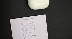 Used
													Apple AirPods Pro 1st Gen - Wireless Case, photo 1 of 7
