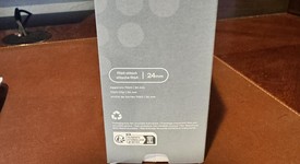 New
													Fitbit Versa 4 - Platinum, photo 4 of 5