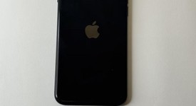 Good
													Apple iPhone SE 2nd Gen 2020 - Unlocked, Black, 64 GB, A2275, photo 2 of 8