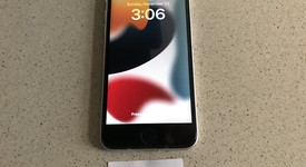 Good
													Apple iPhone SE 2nd Gen 2020 - Cricket, White, 64 GB, A2275, photo 5 of 5