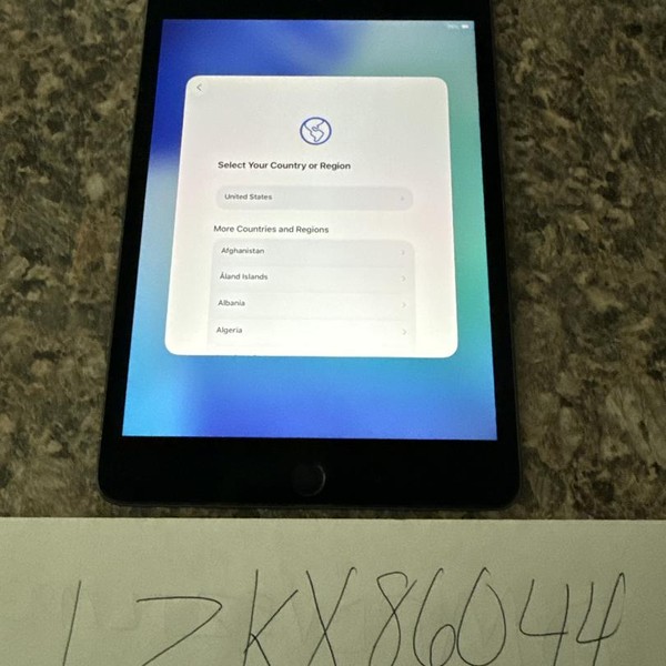 Apple iPad Mini 5th Gen - Wi-Fi, 64 GB, Gray