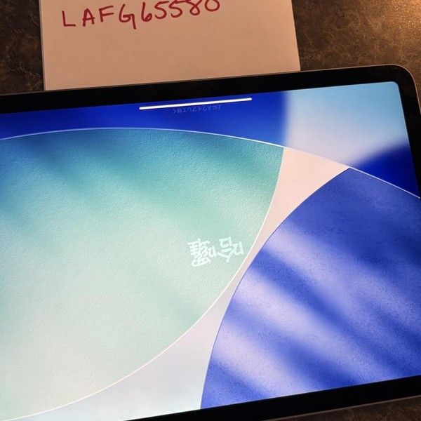 Apple iPad Air (5th Gen) - Wi-Fi, 64 GB, Gray, A2588