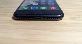 Good
													Apple iPhone SE 3rd Gen 2022 - Unlocked, Midnight, 128 GB, A2595, photo 3 of 14