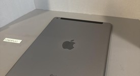 Good
													Apple iPad 6th Gen - Unlocked, Gray, 32 GB, A1954, photo 4 of 5