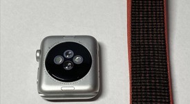 Good
													Apple Watch Series 3 42mm - Unlocked, Silver, A1861, Nike, photo 5 of 9