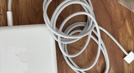 Good
													MacBook Pro 2017 (With Touch Bar) - 13" - I7, Silver, 512 GB, 16 GB, photo 2 of 9