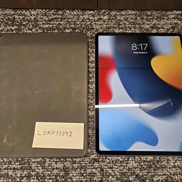 Apple iPad Pro 12.9 inch 4th Gen 2020 - Unlocked, 1 TB, Gray, A2069