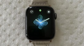 Good
													Apple Watch Series 4 40mm - Unlocked, Gray, A1975 - Cellular, Aluminum, photo 1 of 5