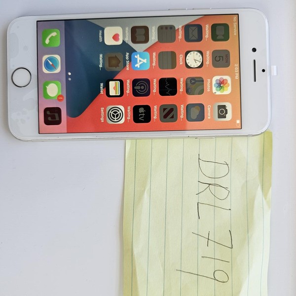 Apple iPhone 7 - Unlocked, 32 GB, Silver, A1660