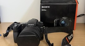 Mint
													Sony Cyber-shot RX10 III, photo 1 of 7