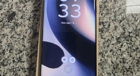 Mint
													Motorola Edge (2024) - Unlocked, Midnight Blue, 256 GB, 8 GB, photo 1 of 8