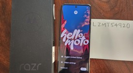 Mint
													Motorola Razr (2024) - Unlocked, Gray, 256 GB, 8 GB, photo 1 of 8