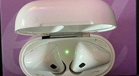 Used
													Apple AirPods 2nd Gen - Lightning Case, photo 1 of 5