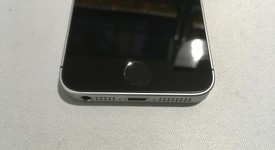 Good
													Apple iPhone SE 1st Gen 2016 - AT&T, Grey, 32 GB, A1662, photo 3 of 12