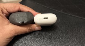 Used
													Apple AirPods 2nd Gen - Lightning Case, photo 4 of 5