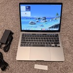 Good MacBook Pro 2020 - 13 inch - 256 GB, Gray, 16 GB, Apple M1