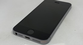 Good
													Apple iPhone SE 1st Gen 2016 - AT&T, Grey, 32 GB, A1662, photo 2 of 8