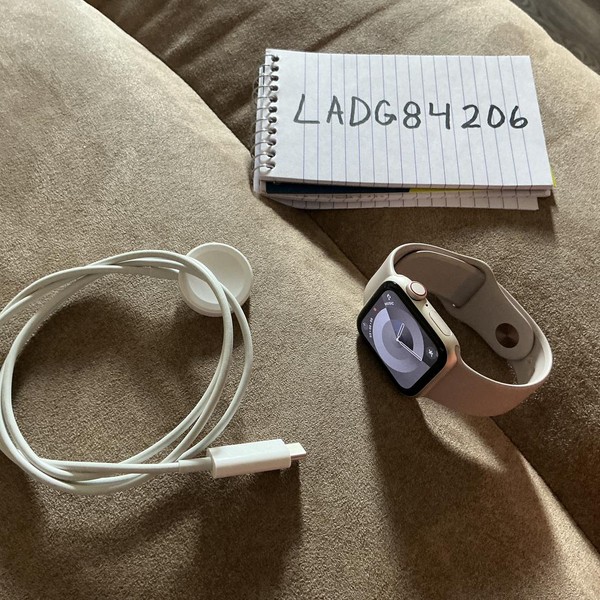 Apple Watch SE 2nd Gen 40mm - Unlocked, Starlight, A2726 - Cellular, Aluminum
