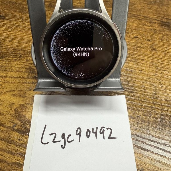 Samsung Galaxy Watch5 Pro - Unlocked, Gray, 45mm