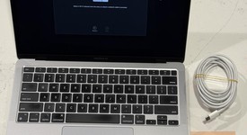 Good
													MacBook Air 2020 - 13" - Apple M1, Silver, 256 GB, 8 GB, photo 1 of 9