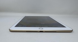 Fair
													Apple iPad 5th Gen - Wi-Fi, Gold, 32 GB, A1822, photo 3 of 6